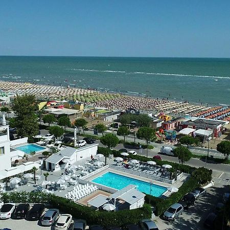 Hotel Promenade Universale Cesenatico Exterior photo