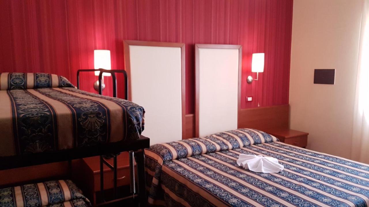 Hotel Promenade Universale Cesenatico Exterior photo