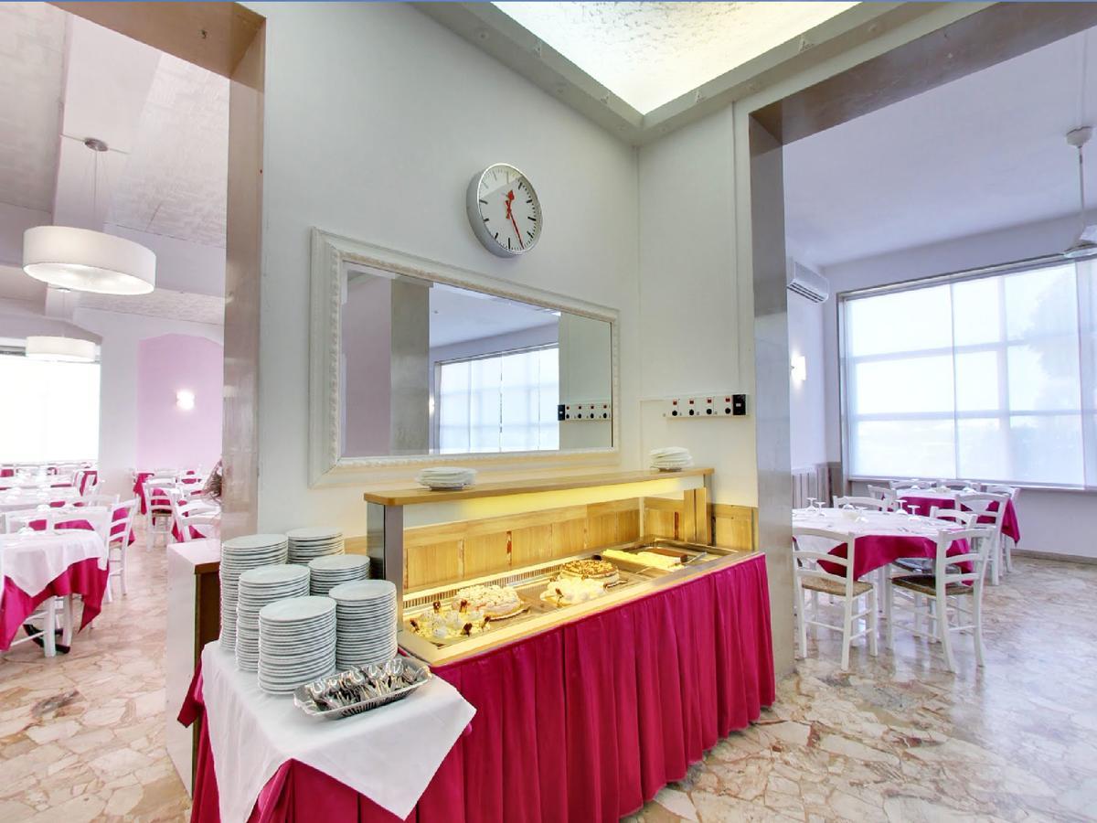 Hotel Promenade Universale Cesenatico Exterior photo