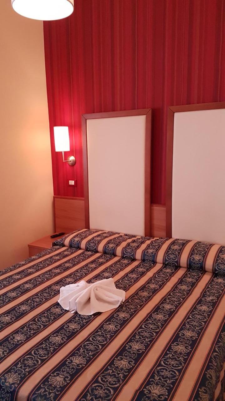 Hotel Promenade Universale Cesenatico Exterior photo